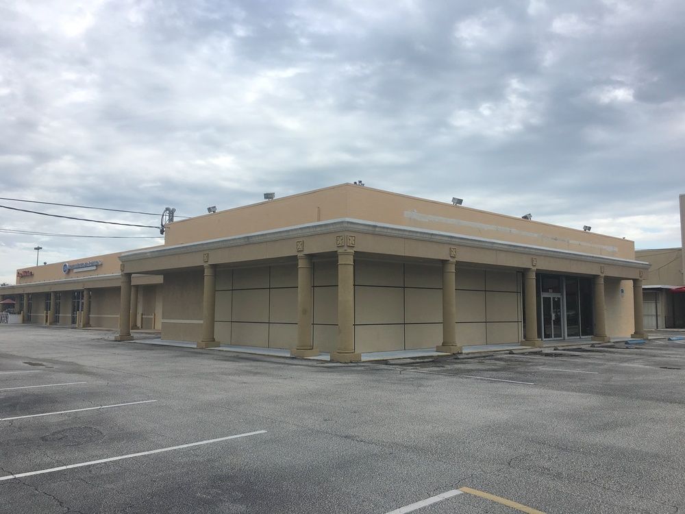 Retail - Flex at Florida Business Center : 1480 S Babcock St, Melbourne, FL 32901